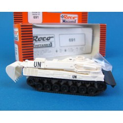 Armoured engineering tank DACHS UN